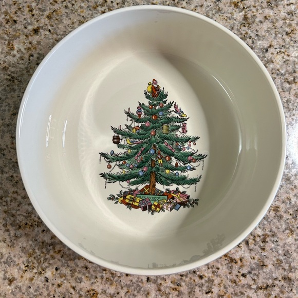 Spode Christmas Treee Imperial Cookware. 
Oven to Table 7.25” serving bowl. - Picture 4 of 4